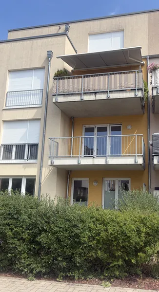Schöne 2-Zimmer-Wohnung mit Balkon und EBK direkt am Wissenschafts- und Technologiepark Adlershof — photo 1